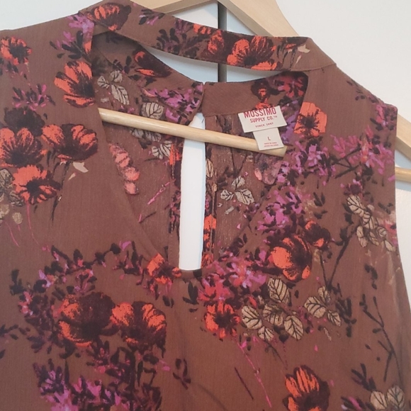 Top - Picture 2 of 4